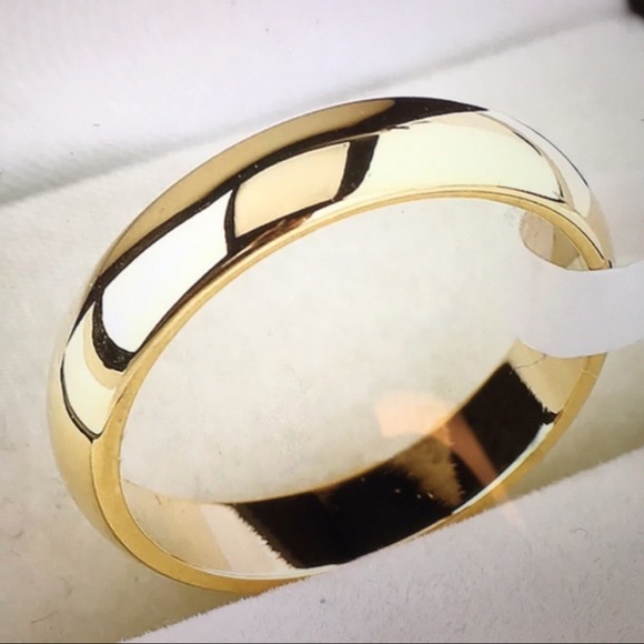 Jewelry - NWOT 18k yellow gold / stainless 4mm wedding band size 5.5